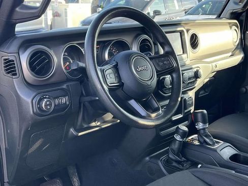 Used 2022 Jeep Gladiator Sport image 12