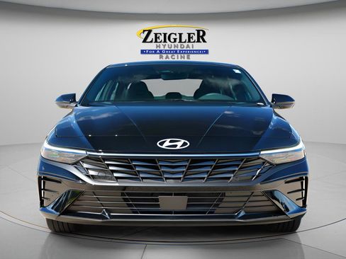 New 2026 Hyundai Elantra SEL Sport Premium FWD image 2