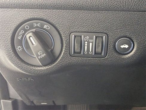 Used 2021 Chrysler 300 Touring L image 14