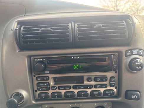 Used 2003 Ford Explorer Sport Trac XLT image 20