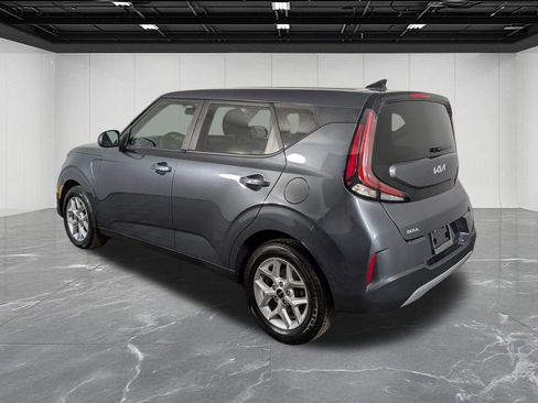 Used 2023 Kia Soul LX w/ Option Group 015 FWD image 3