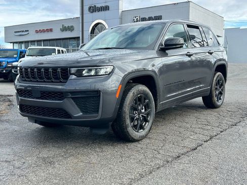 New 2026 Jeep Grand Cherokee Altitude image 2