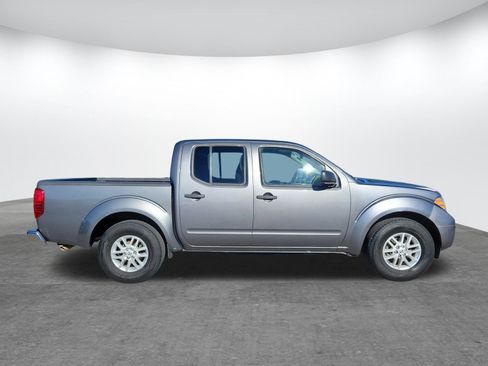 Used 2019 Nissan Frontier SV image 4