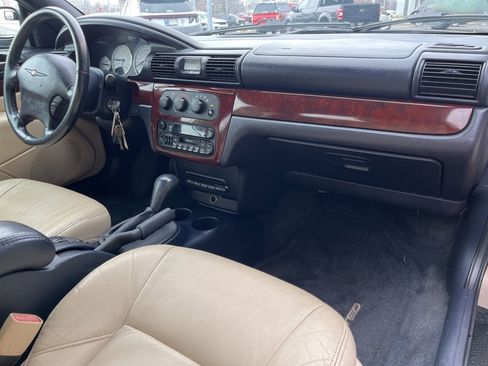 Used 2002 Chrysler Sebring Limited image 33