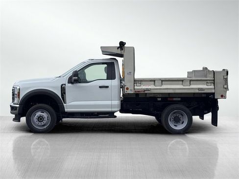 New 2025 Ford F550 4x4 Regular Cab Super Duty image 3