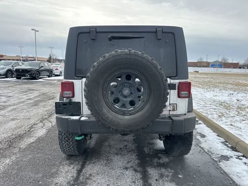 Used 2012 Jeep Wrangler Unlimited Sport image 7