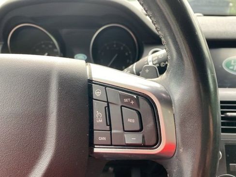 Used 2017 Land Rover Discovery Sport HSE image 17