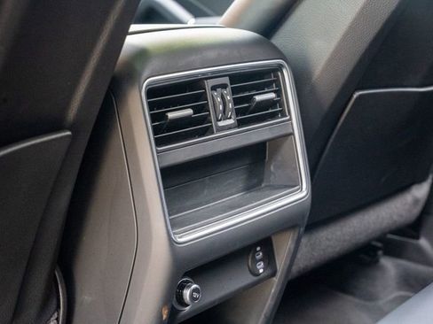 Used 2023 Porsche Cayenne AWD/4WD image 32