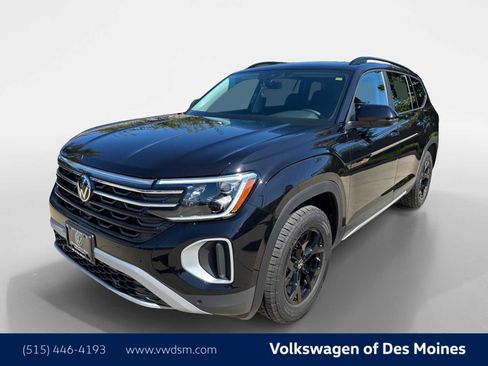 New 2026 Volkswagen Atlas Peak Edition image 1