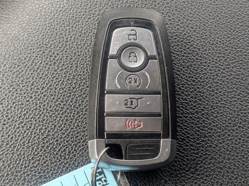 Certified 2024 Ford Expedition XLT image 34