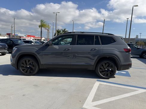 New 2026 Volkswagen Atlas SE image 6