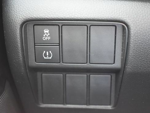 Used 2017 Honda CR-V LX image 19