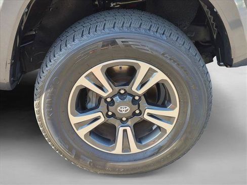 Used 2017 Toyota Tacoma TRD Sport w/ Tow Package RWD image 23