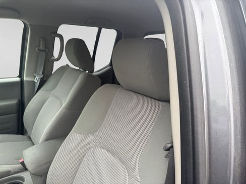 Used 2018 Nissan Frontier SV RWD image 9