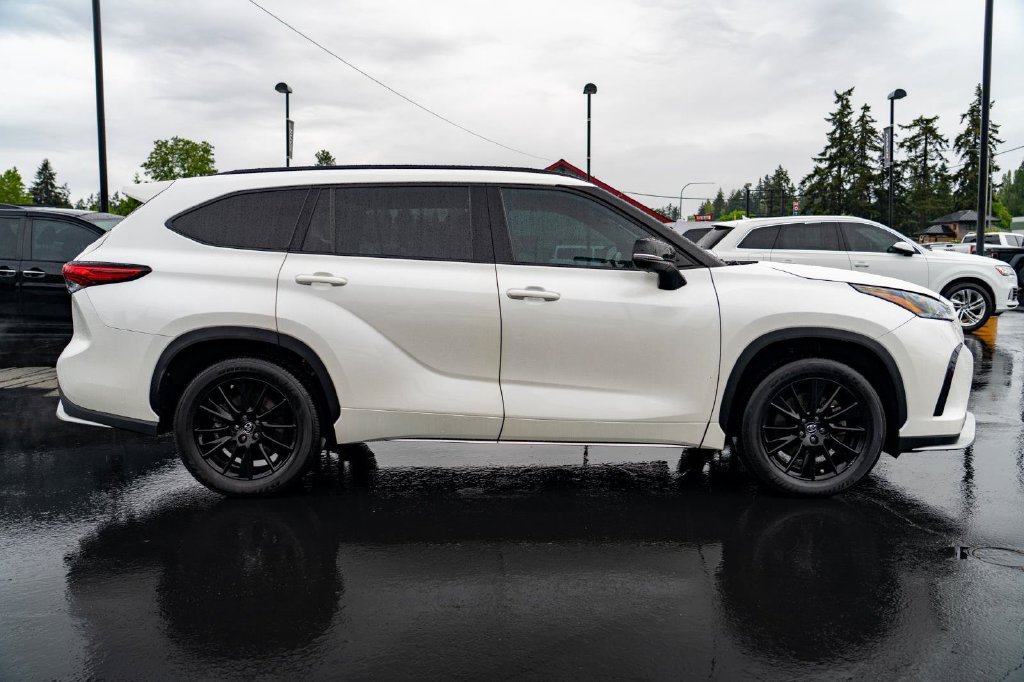 Used 2021 Toyota Highlander XSE AWD/4WD image 9