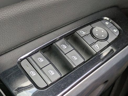 Used 2023 Nissan Pathfinder SL image 26