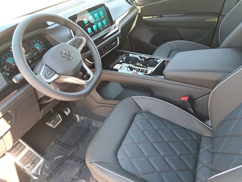 New 2026 Volkswagen Atlas Cross Sport SEL Premium R-Line AWD/4WD image 17