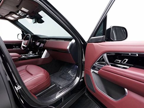 Used 2023 Land Rover Range Rover Autobiography image 12