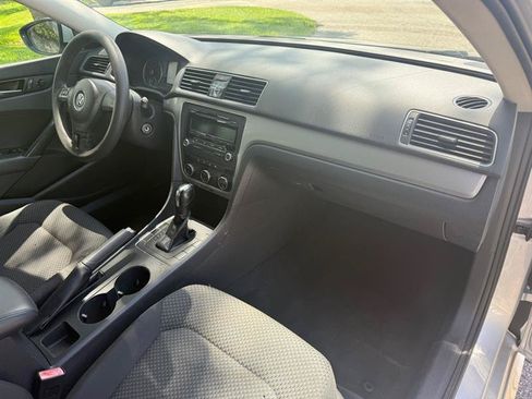 Used 2012 Volkswagen Passat 2.5 S FWD image 19