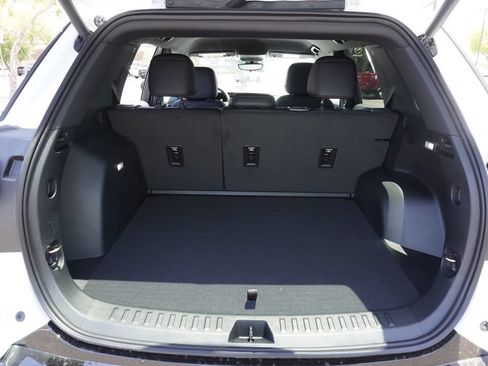 New 2026 GMC Terrain AT4 w/ Technology Package II AWD/4WD image 10