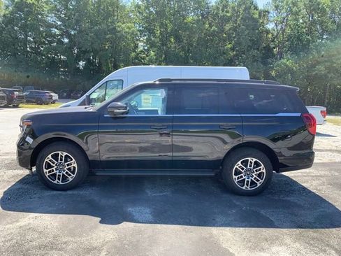 New 2025 Ford Expedition Active image 13