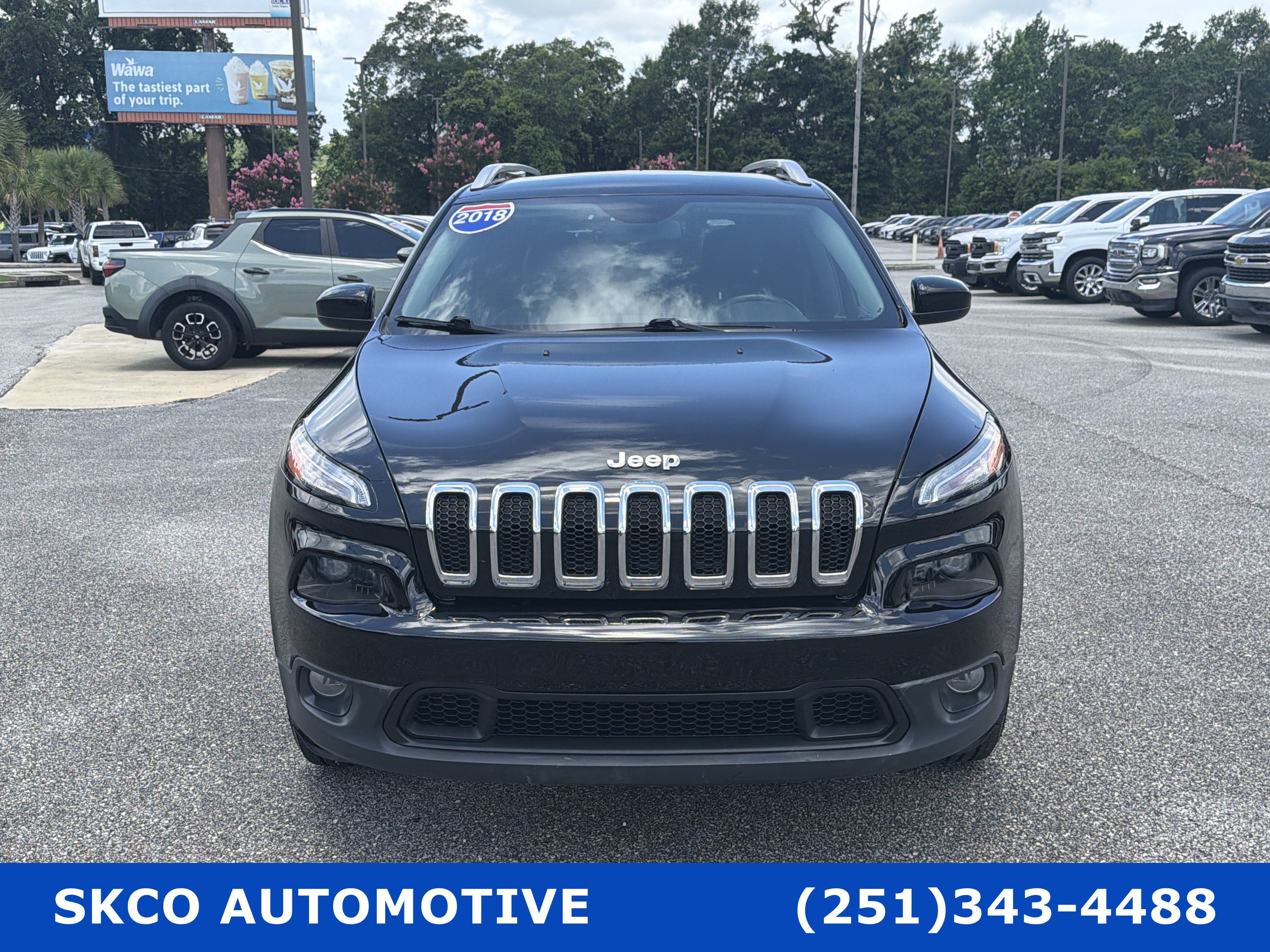 Used 2018 Jeep Cherokee Latitude Plus AWD/4WD image 8