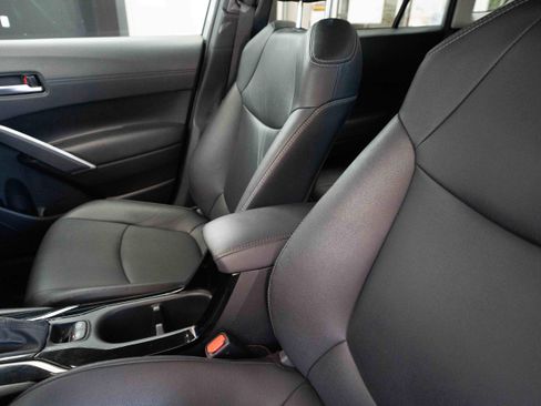 Used 2024 Toyota Corolla Cross XLE FWD image 10