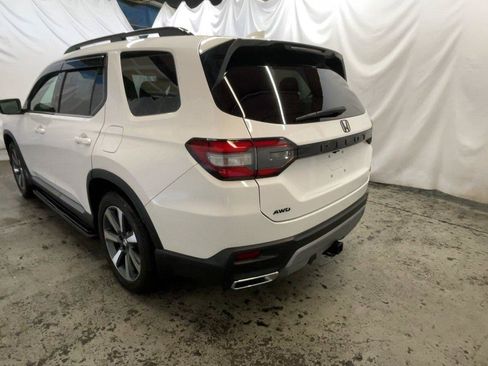 Used 2025 Honda Pilot Elite image 8