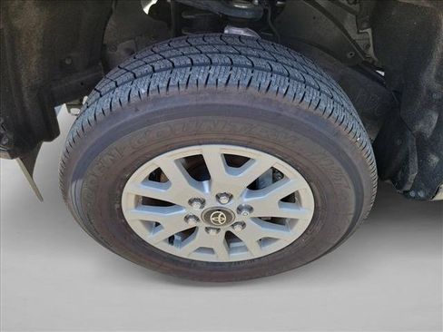 Used 2025 Toyota Tacoma SR5 RWD image 9