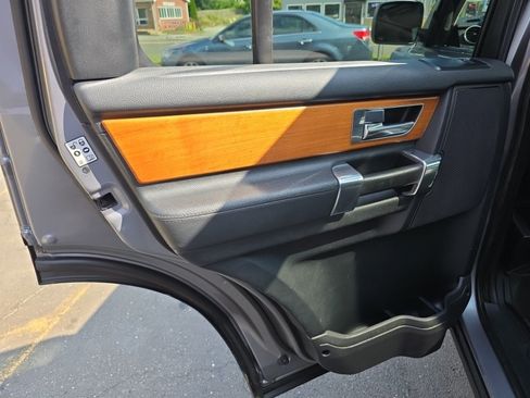 Used 2013 Land Rover LR4 HSE AWD/4WD image 16