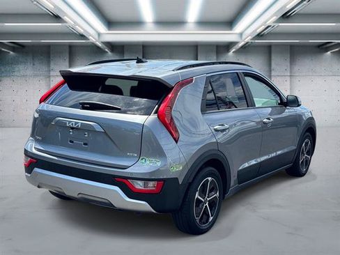 Used 2023 Kia Niro EX w/ EX Cold Weather Package FWD image 25