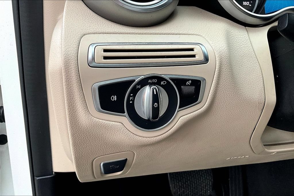 Used 2019 Mercedes-Benz C 300 Sedan image 16