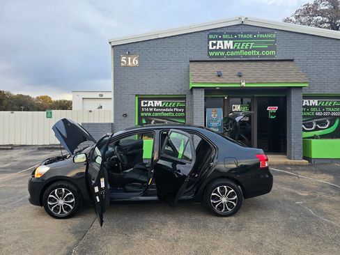 Used 2012 Toyota Yaris Sedan image 40