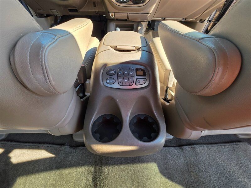 Used 2002 Toyota Sequoia Limited AWD/4WD image 47