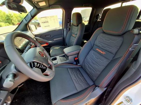 New 2026 Nissan Frontier Pro-X w/ Pro-X Convenience Package RWD image 9