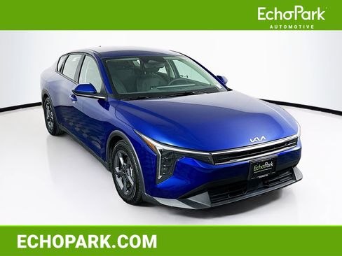Used 2025 Kia K4 LXS FWD image 1