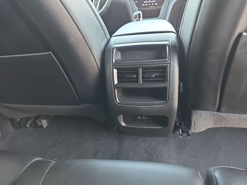 Used 2025 Cadillac XT5 Premium Luxury image 22