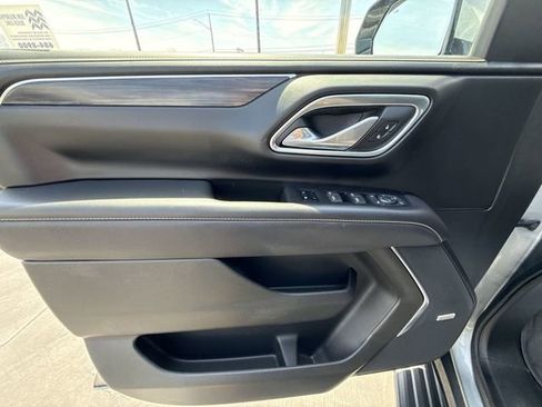 Used 2023 GMC Yukon SLT w/ SLT Luxury Package AWD/4WD image 22