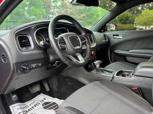 Used 2015 Dodge Charger SXT RWD image 11