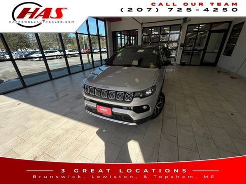Used 2025 Jeep Compass Limited AWD/4WD image 18