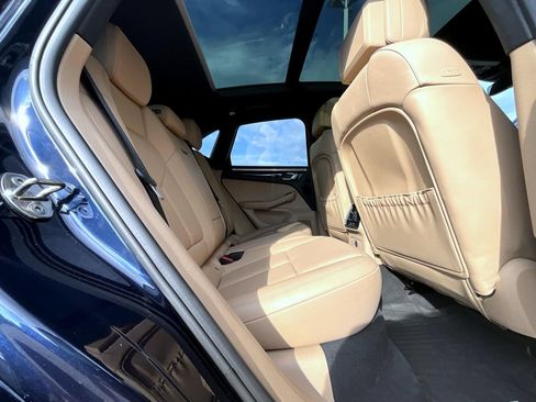 Used 2019 Porsche Macan S AWD/4WD image 24