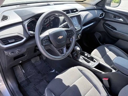 Used 2023 Chevrolet TrailBlazer LS FWD image 7