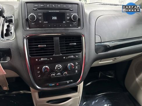 Used 2016 Dodge Grand Caravan SE image 15
