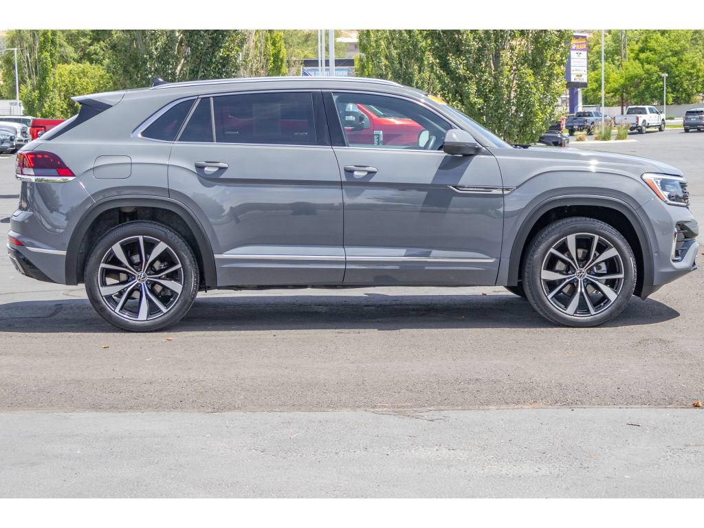 Used 2024 Volkswagen Atlas Cross Sport SEL Premium R-Line AWD/4WD image 2