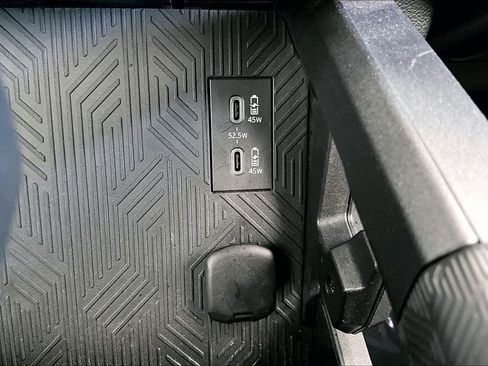 Certified 2025 Toyota Tacoma TRD Off-Road image 17