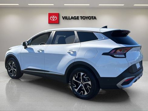 Used 2024 Kia Sportage EX FWD image 3