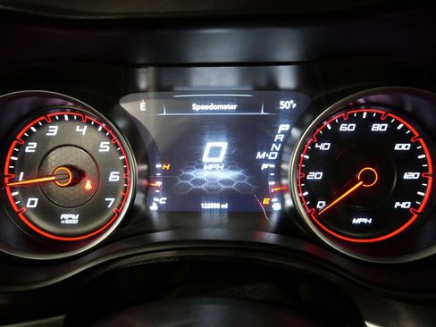 Used 2019 Dodge Charger SXT image 16