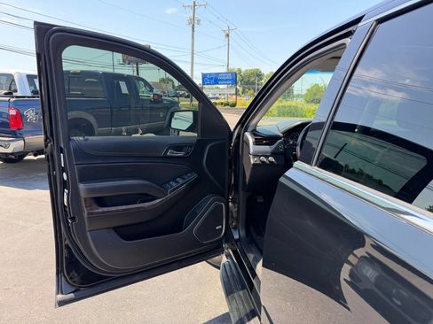 Used 2020 Chevrolet Suburban LT AWD/4WD image 36
