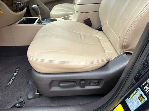 Used 2011 Hyundai Santa Fe Limited w/ Navigation Pkg 4 image 17