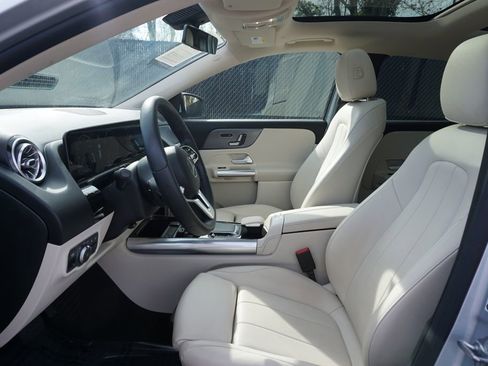 Certified 2021 Mercedes-Benz GLA 250 image 9